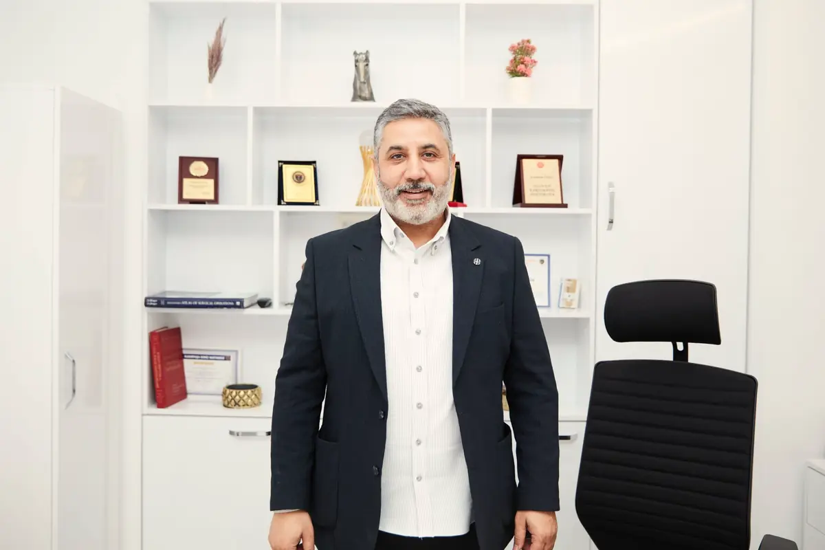 Op. Dr. Selahattin Yitgin muayenehanesinde
