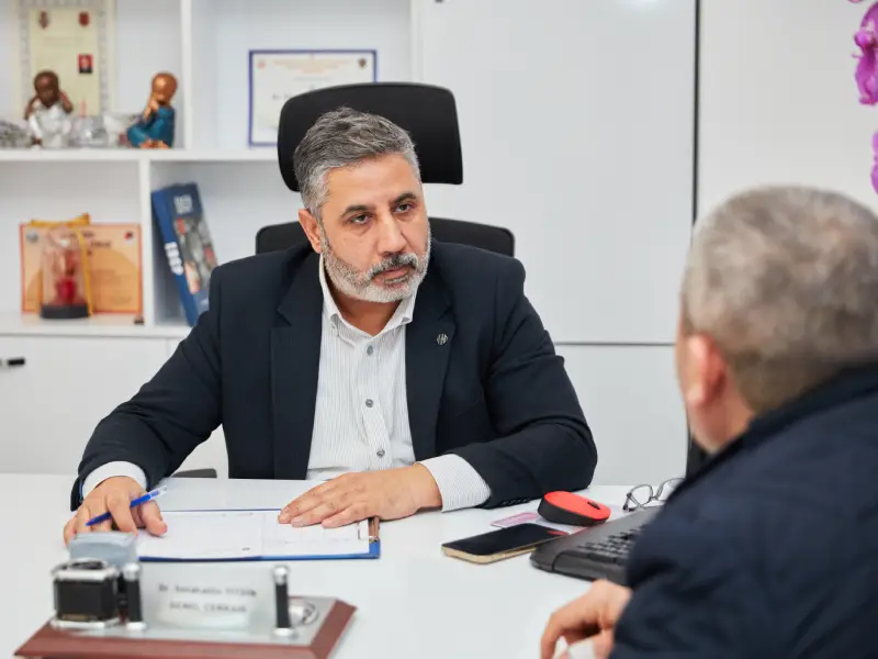 Op. Dr. Selahattin Yitgin: İşlem Öncesi Muayene Sırasında